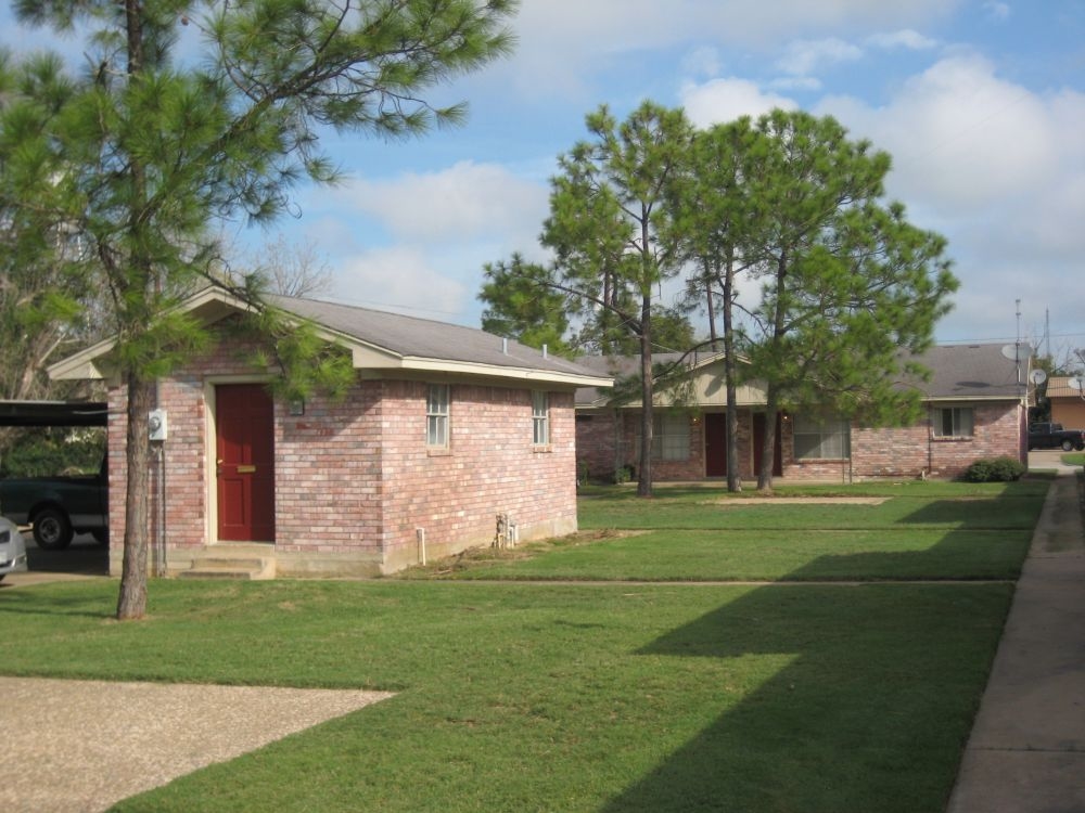 Building Photo - Lamplighter Apartments