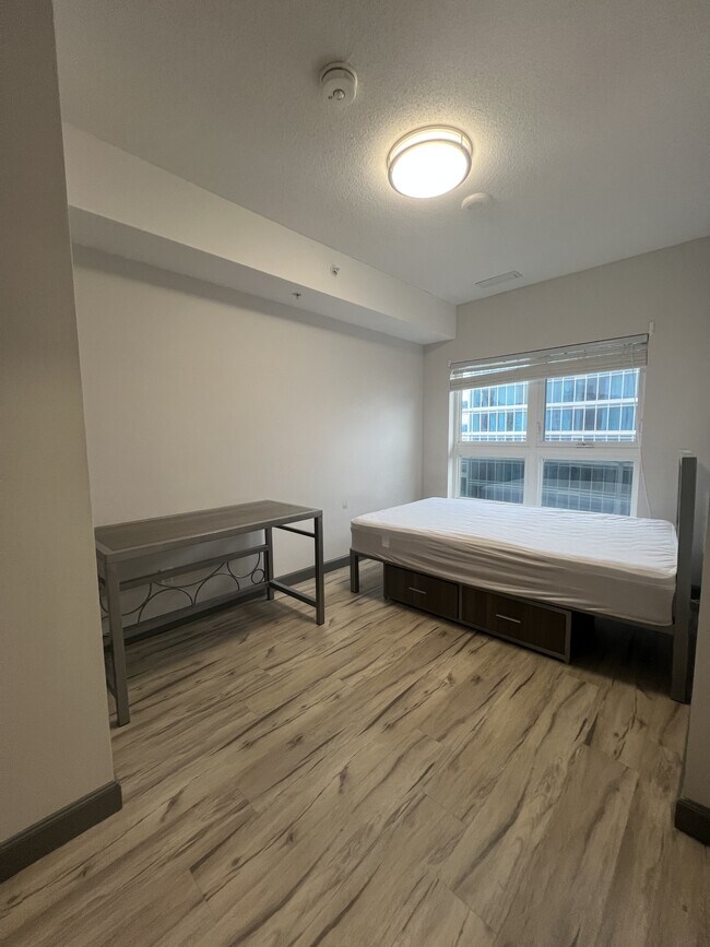 Photo du bâtiment - 258B-258B Sunview St