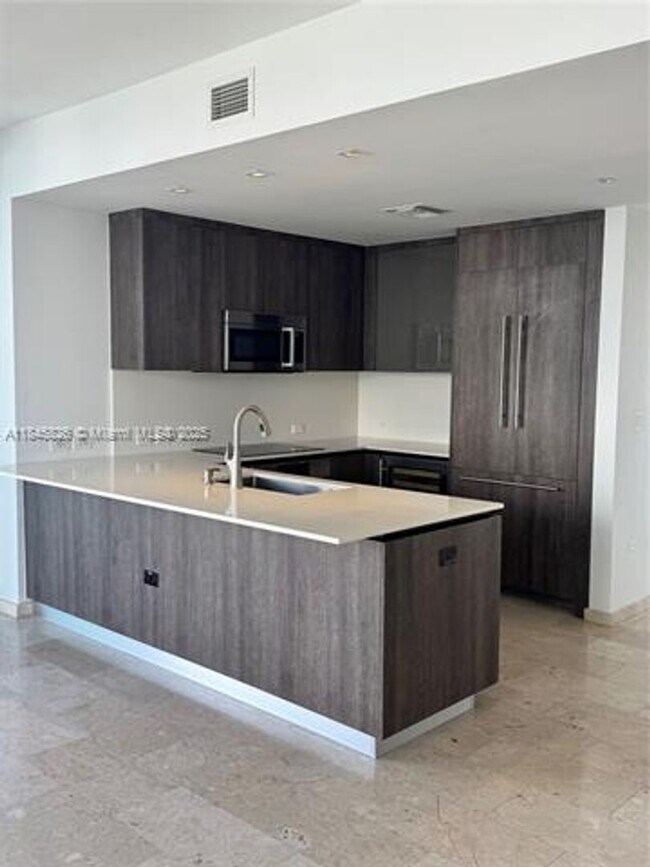 Foto del edificio - 88 SW 7th St