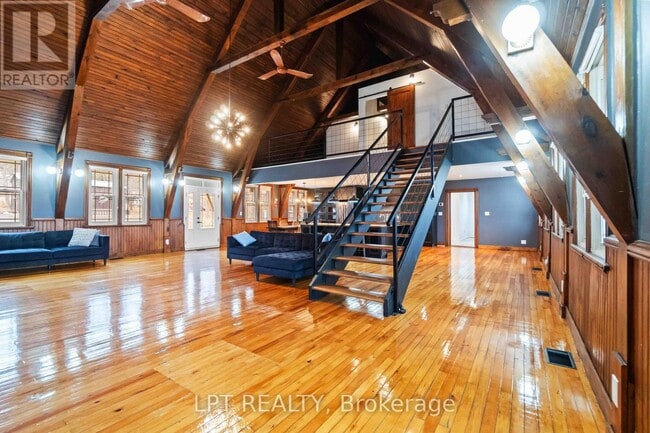 Building Photo - 26 Charbonneau St