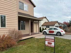 Building Photo - 1302 NE Tucson Way