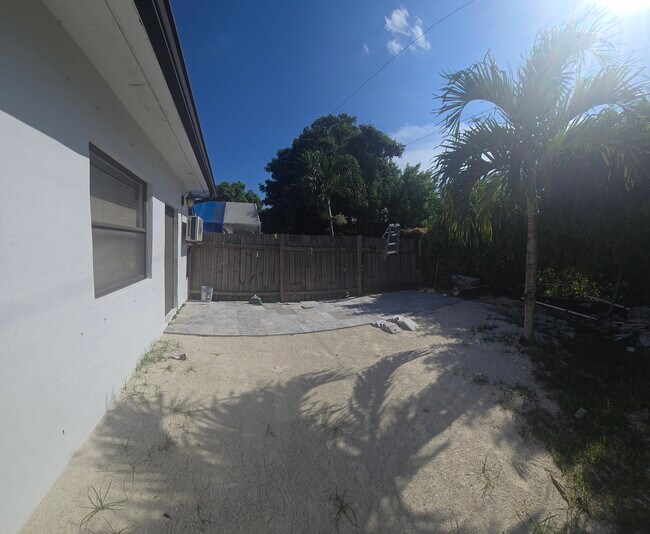 Foto del edificio - 13800 Harrison St