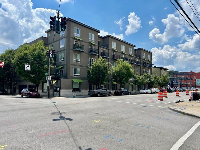 Building Photo - Condo in Nulu