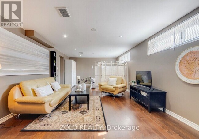 Building Photo - 97 Allingham Gardens