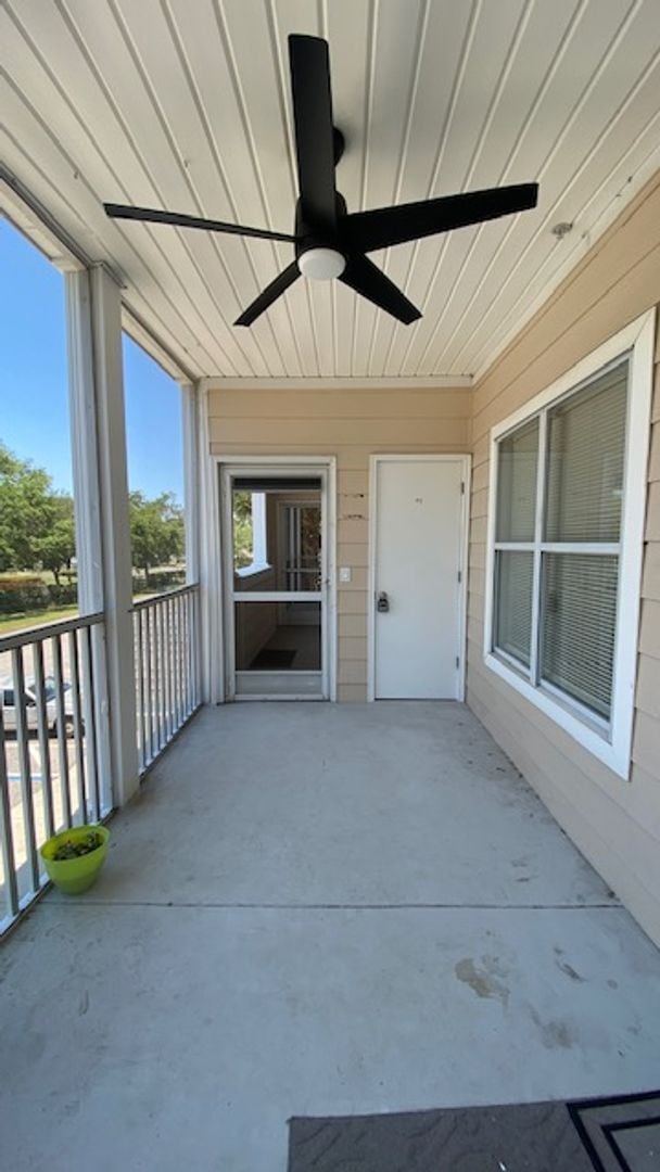 Foto del edificio - Beautiful 2/2 Condo Fully Remodeled!! A Must See to Appreciate!!