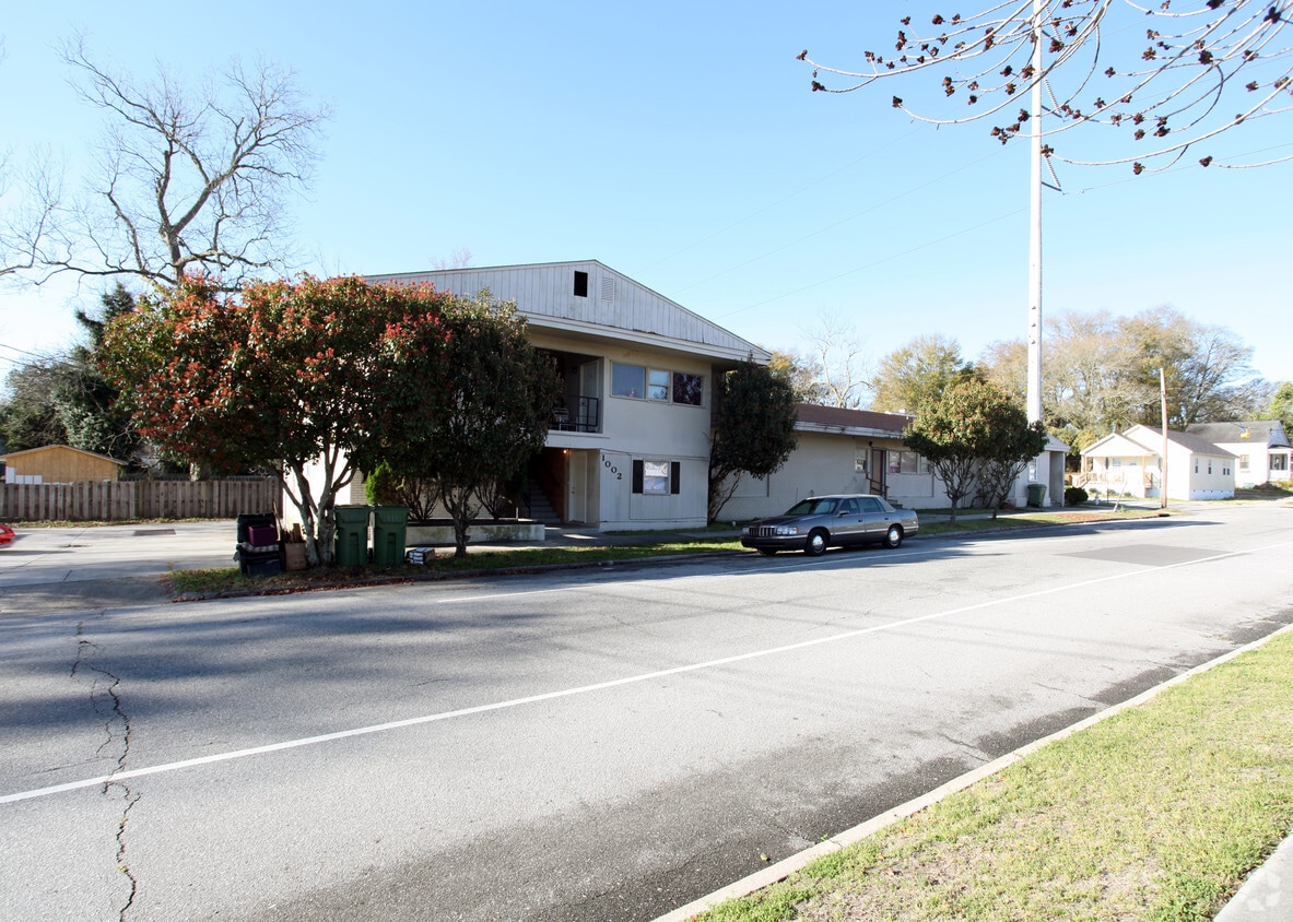 Primary Photo - 1002 Grace St