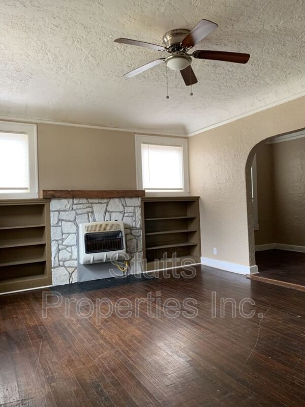 Building Photo - 513 Howell St