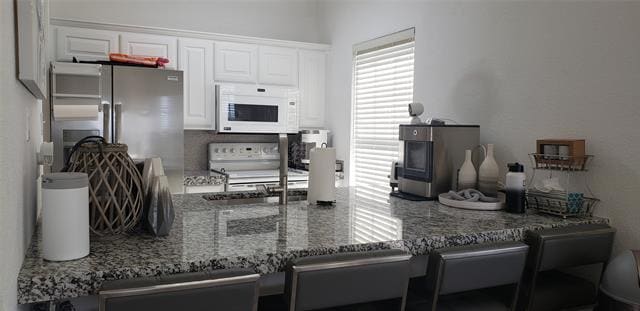 Foto del edificio - 26035 Heartwood Dr