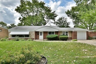 Building Photo - 6750 N Kostner Ave