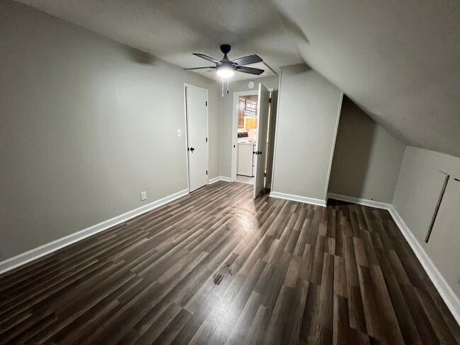 Foto del edificio - 721 N Maple St