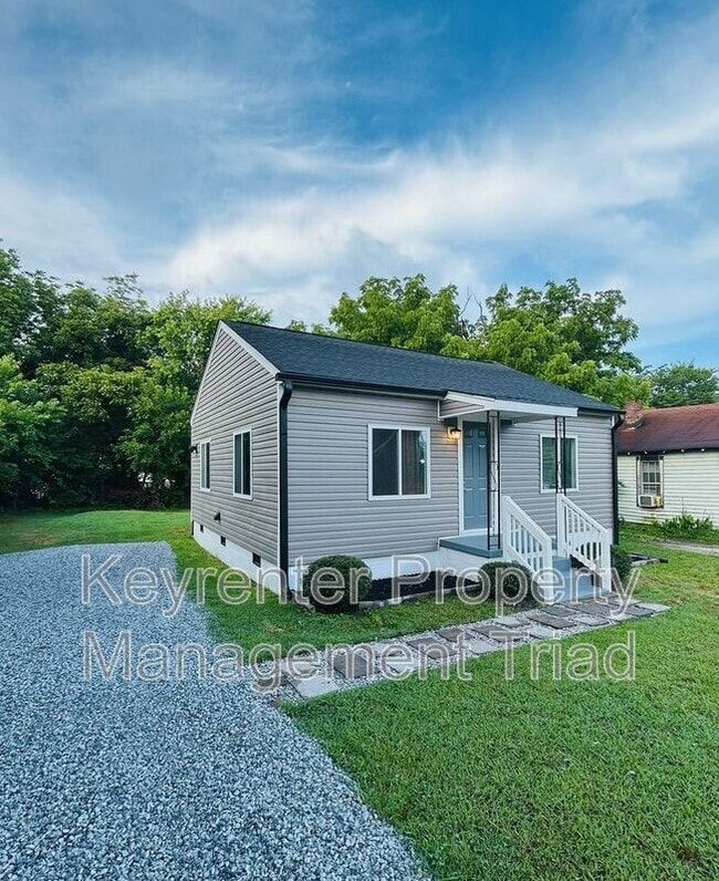 Building Photo - 1308 Leonard Ave