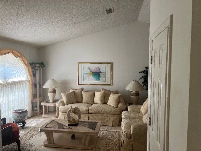 Foto del edificio - 11610 Higdon Dr