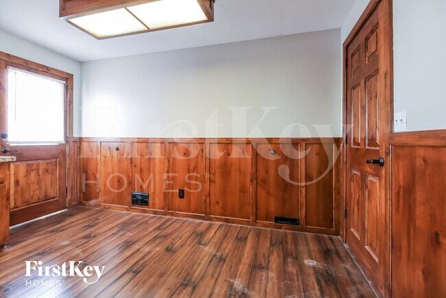 Building Photo - 803 SW 18 St