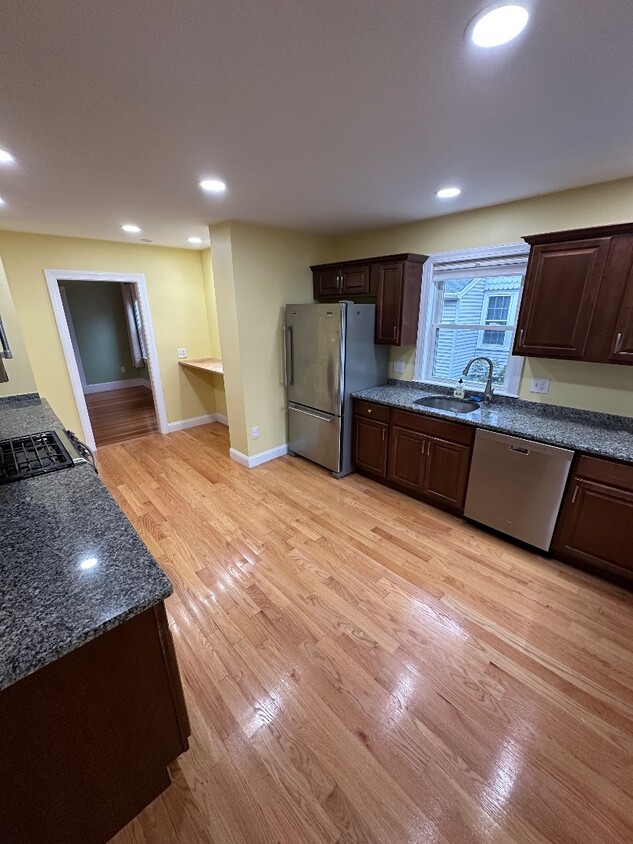 Photo - 151 Edinboro St