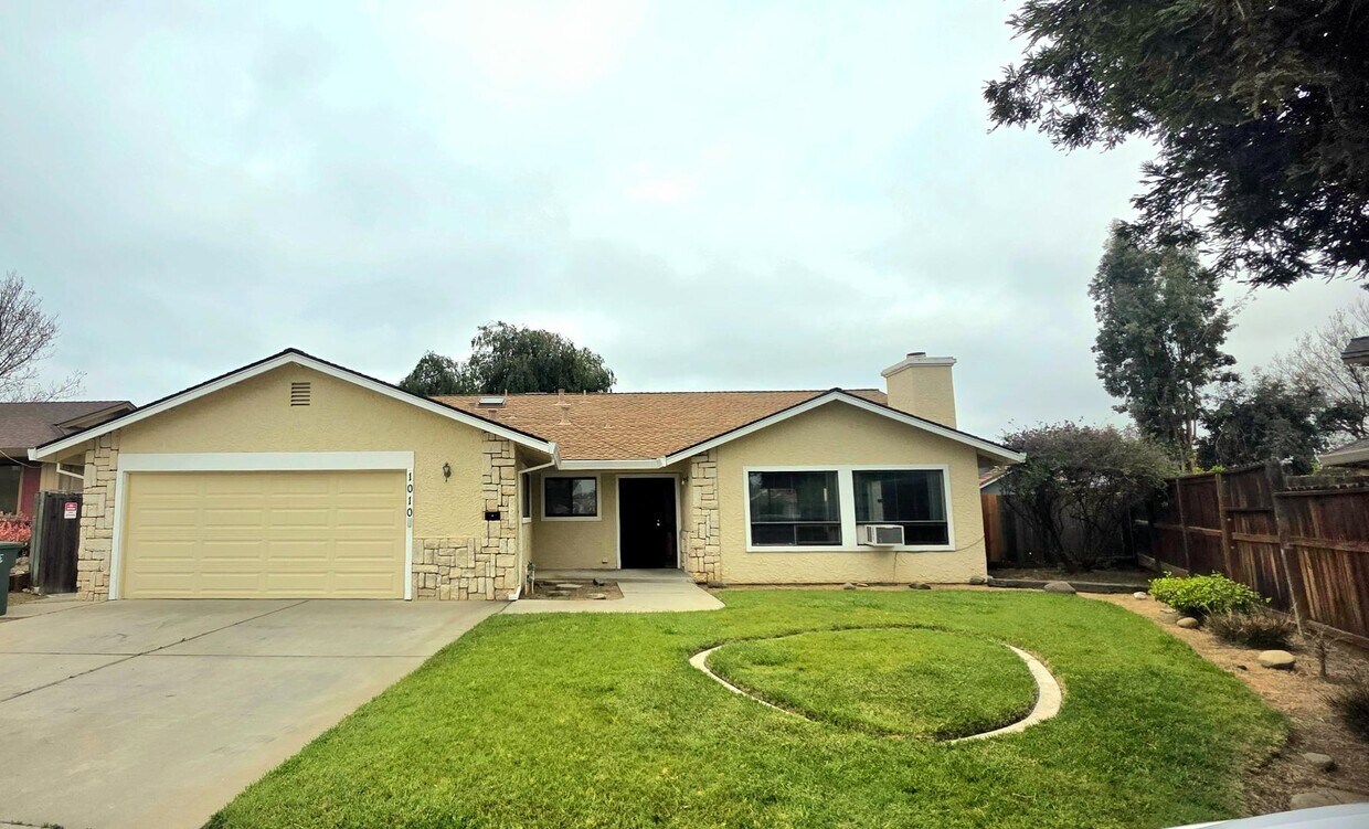 Primary Photo - 1010 Nez Perce Dr
