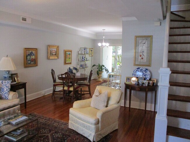 Foto del edificio - The Charm that Defines Georgetown is Captured in this 2 bedroom 2 bathroom Townhome
