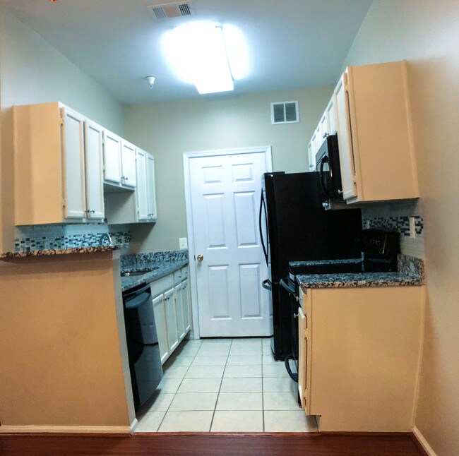 Foto del edificio - 1580 Spring Gate Dr