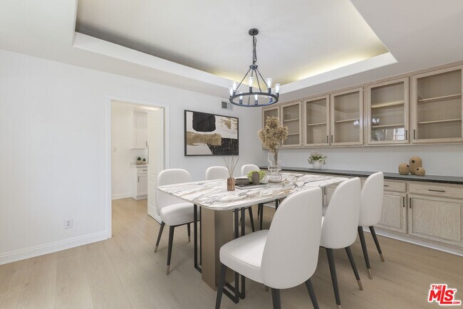 Foto del edificio - 5241 Vantage Ave