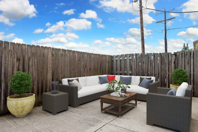 1BR Patio - Tamarack Arms Apartments