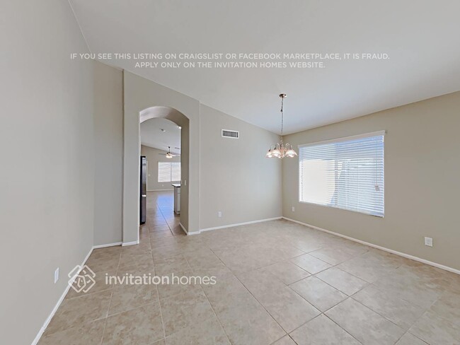 Foto del edificio - 15832 W Linden St