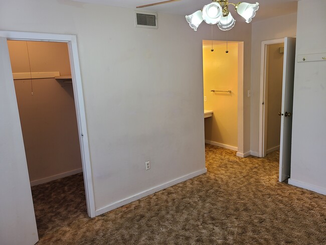 Master bed with 2 closets and 1/2 bath - 2243 Hillcrest