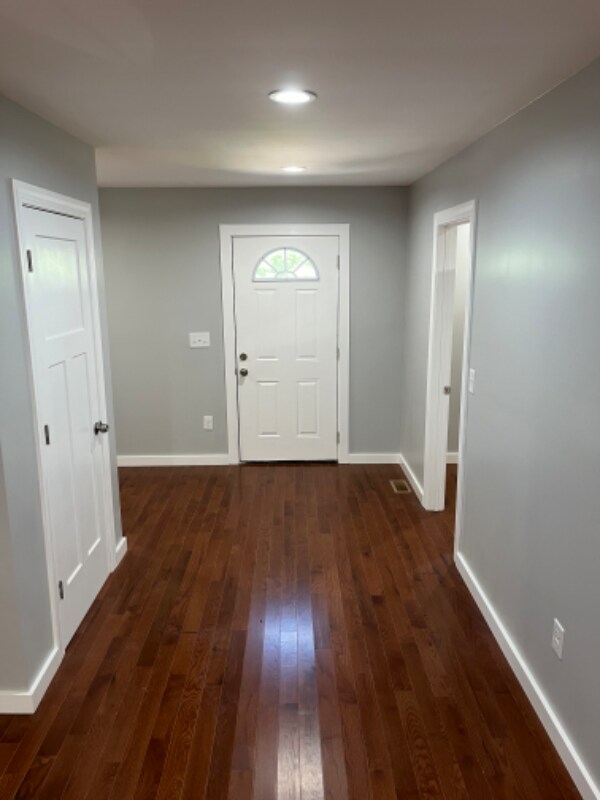 Building Photo - 48 Charterhouse Ave