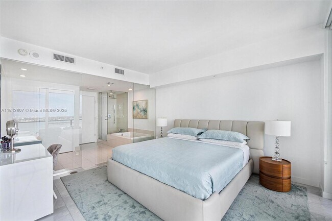 Foto del edificio - 650 NE 32nd St