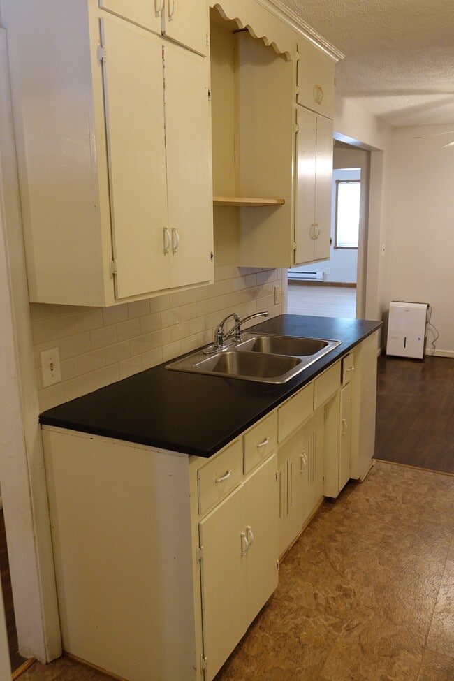 Building Photo - 1136 2nd Street