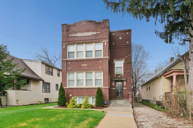 Building Photo - 10226 S Charles St