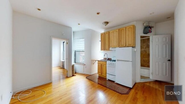 Building Photo - 1 bedroom in Manhattan NY 10003