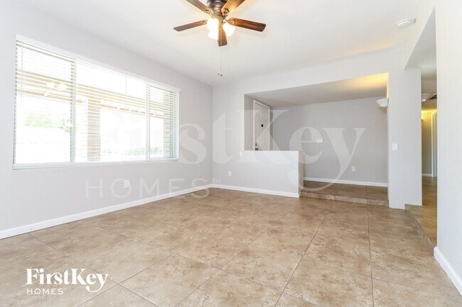 Foto del edificio - 5820 W Carol Ave