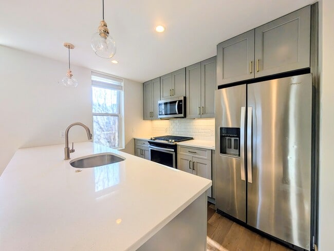 Foto del edificio - 1500 N American St