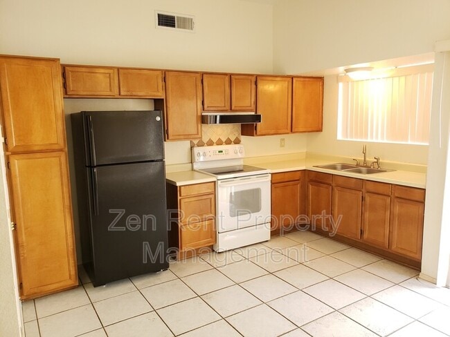 Building Photo - 4443 N 84th Ln