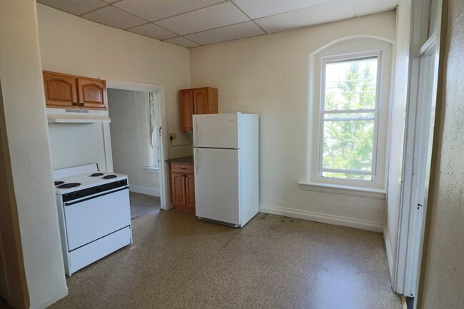 Building Photo - 132 E Philadelphia Ave