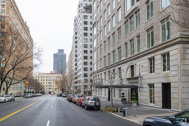 Building Photo - 20 E East End Ave