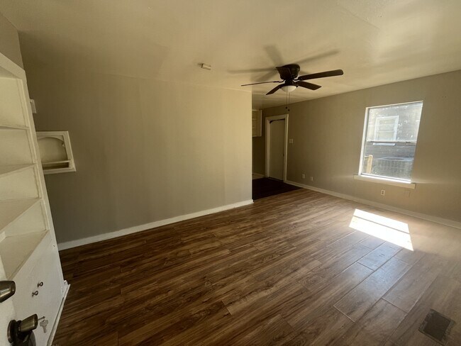 Foto del edificio - 1107 S Rd