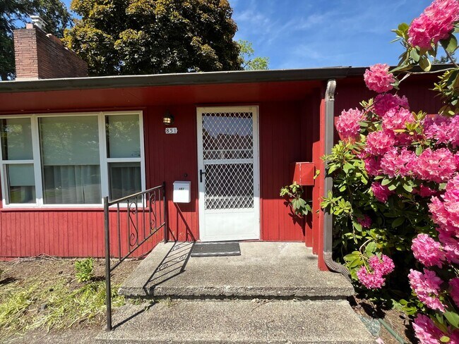 Foto del edificio - Quaint 2-Bedroom Ranch in Established Neig...