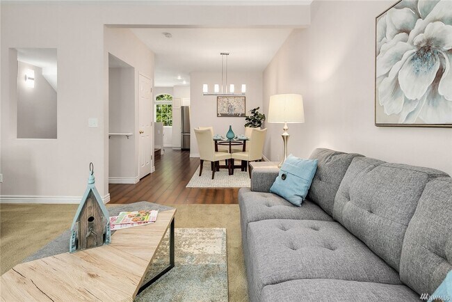 Building Photo - 6755 SE Cougar Mountain Way