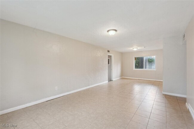 Foto del edificio - 27240 Markbarry Ave