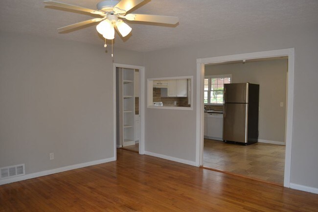 Building Photo - 2831 Spring Creek Pl