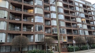 Building Photo - 950 Drake St