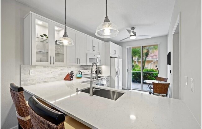 Foto del edificio - 1625 Windy Pines Dr