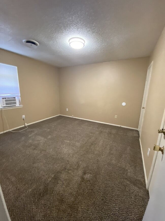 Building Photo - 117 Gamma Cir