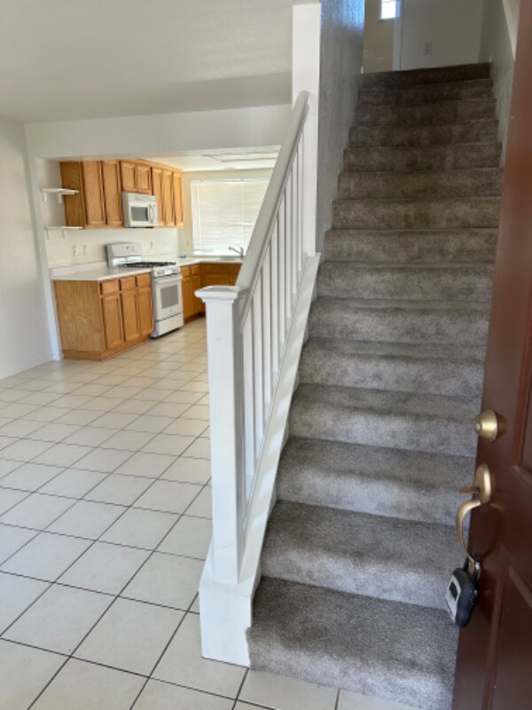 Building Photo - 521 Daniels Ave