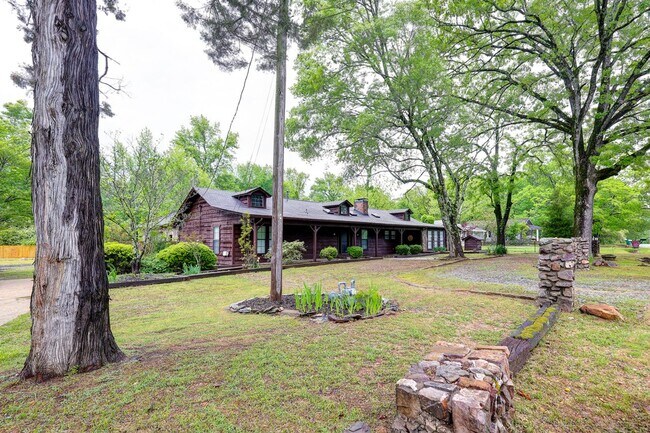 Building Photo - 3 bed 3 bath single family house