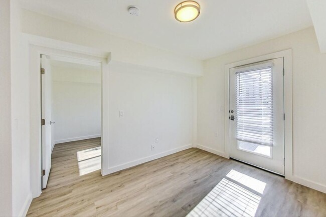 Foto del edificio - Newly renovated apartment at Oakbrook! 2.5...