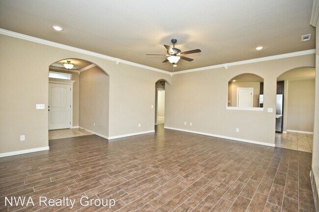 Building Photo - 3 br, 2 bath House - 6008 S. 38th Street