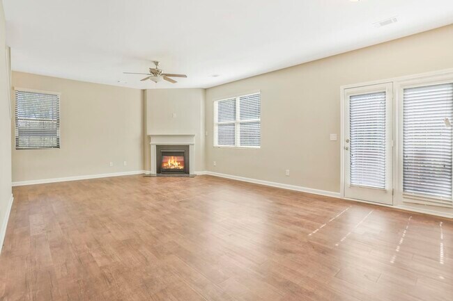 Building Photo - 805 Carlo Woods Ct