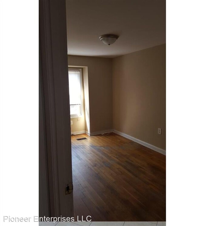 Foto del edificio - 3 br, 1 bath House - 8551 Pioneer Dr