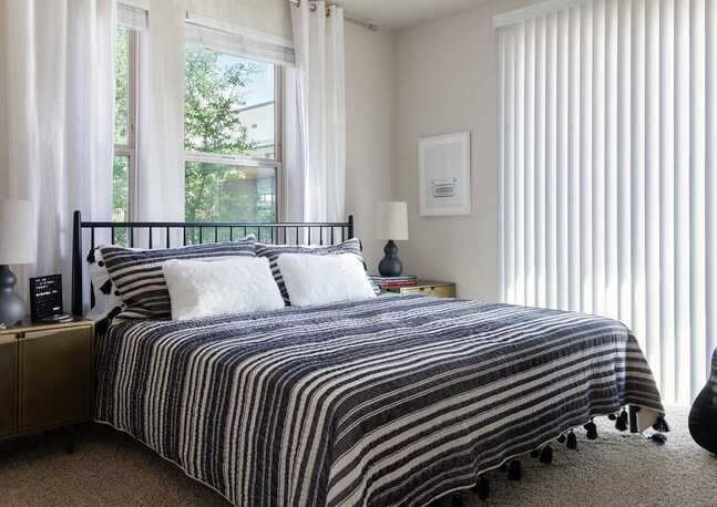 Foto del edificio - 5635 1/2 Diehl Trail